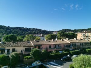 Appartement 2 pièces traversant dernier étage – garage